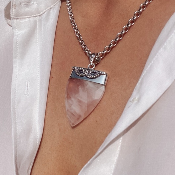 Large rose quartz crystal necklace - Picture 3 of 5
